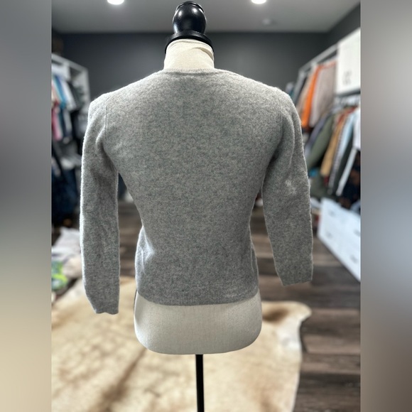 Charter Club Luxury 100% Cashmere Gray Sweater Size Large Soft V-Neck - Picture 4 of 7